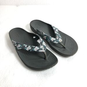Crocs Comfort Kadee II Rose Printed Gray Flip Flops Sandals Womens Size 7